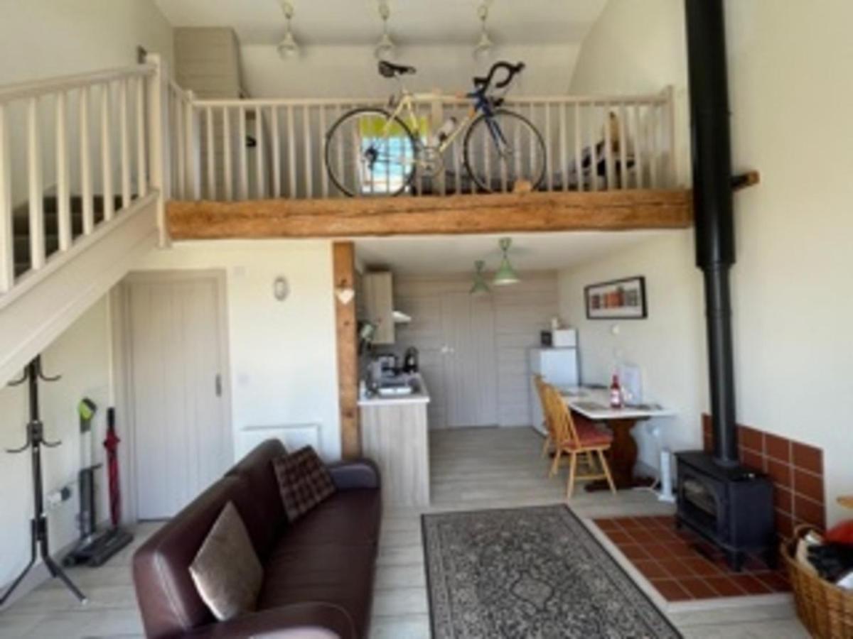 Bike Shed - Beautiful 1-Bed Cottage In Shorwell Экстерьер фото